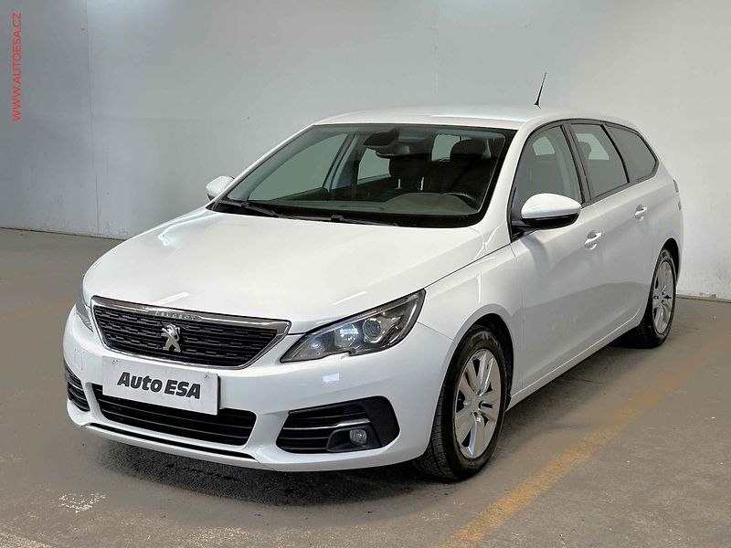 Peugeot 308 (2021) 1.5 HDi, 2.maj,ČR, AC. temp - fotka 3 z 15