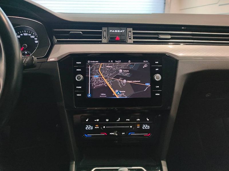 Volkswagen Passat Variant (2022) 2.0 TDI (110kW/150k) DSG, Busi - fotka 12 z 27