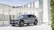 2-3 roky: 1. Mercedes-Benz GLK/GLC. Také malý zástupce SUV od Mercedesu projevuje své kvality již za mlada. Problém má jen 2,6 % vozidel a projevuje se pouze tendence k únikům oleje.