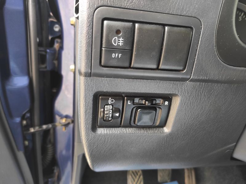 Suzuki Jimny 1,3i 62kW, 4x4, Tažné - fotka 20 z 32