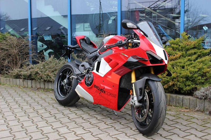 Ducati Panigale V4 R (2023) 2023 4400KM - fotka 1 z 12