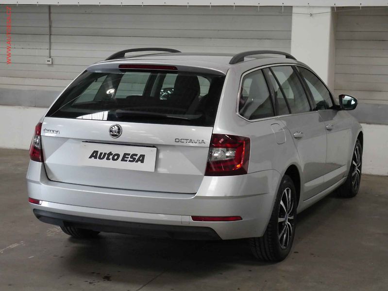 Škoda Octavia (2018) 1.6 TDi, ČR, DSG, LED, AC - fotka 6 z 21