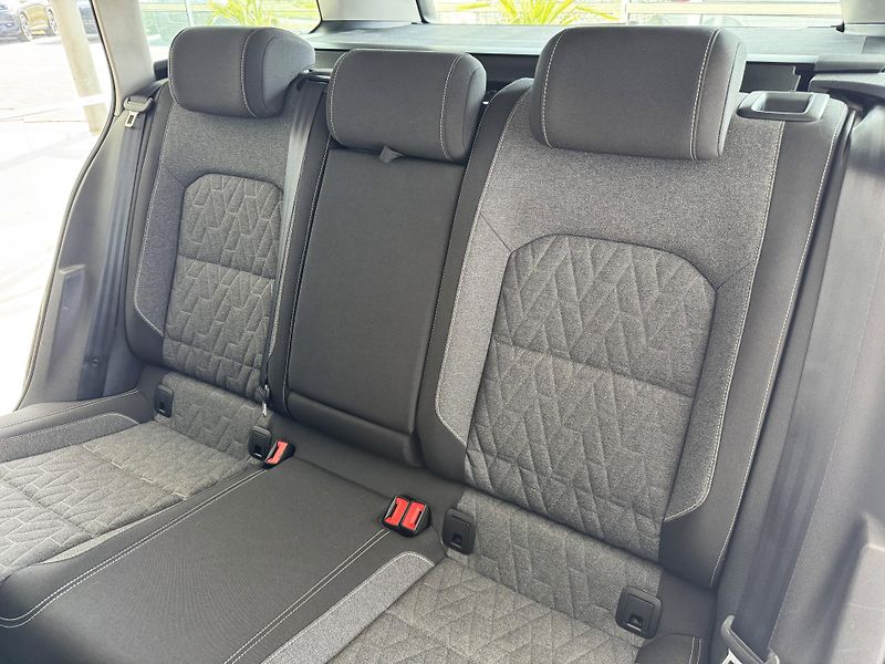 Volkswagen Passat 2,0TDI DSG*Navi*Distronic*DPH - fotka 16 z 34