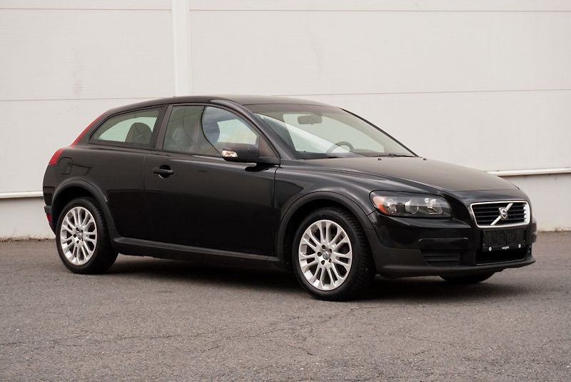 Volvo C30 1.6 16V Kinetic - fotka 2 z 36