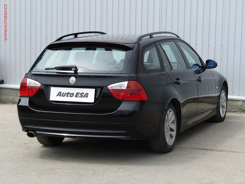BMW Řada 3 (2008) 2.0 i 318i, AC, temp - fotka 4 z 15
