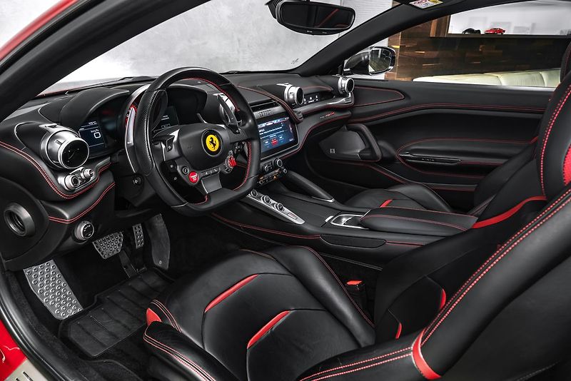 Ferrari GTC4 Lusso - fotka 17 z 31