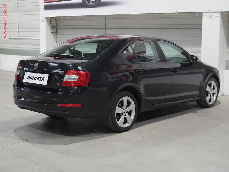 Škoda Octavia (2014) 1.6 TDi, ČR, Elegance, STK2 - fotka 6 z 18