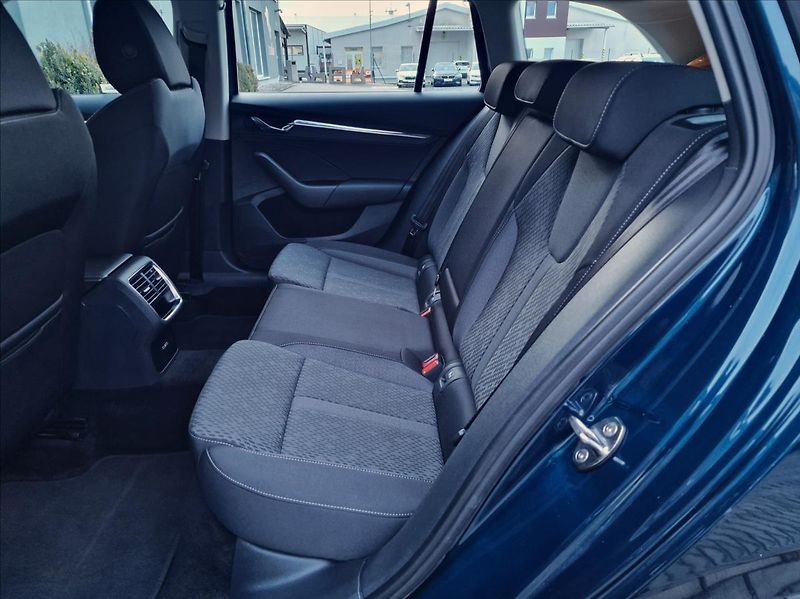 Škoda Octavia 2.0 TDi Style,původ ČR,1.Maj. - fotka 17 z 50