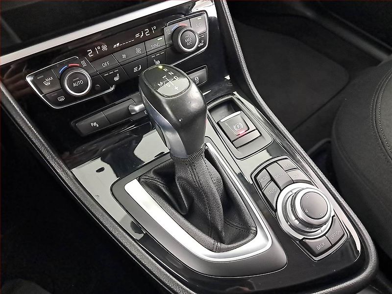 BMW Řada 2 (2015) 218d Gran Tourer, Automat - fotka 13 z 20