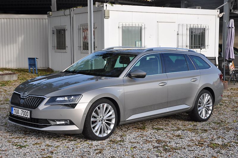 Škoda Superb III 2.0TDI 140kW KOMBI L+K - fotka 1 z 22