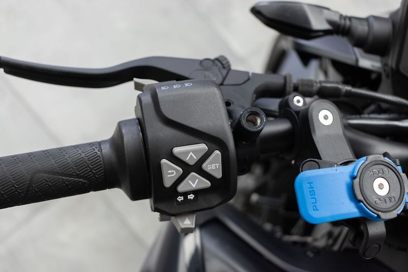 KTM 890 Duke L *AKRAPOVIC* - fotka 17 z 20