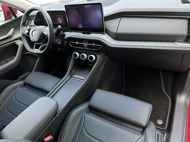 Škoda Kodiaq Exclusive 1.5TSi iV 150kW DSG - fotka 46 z 52