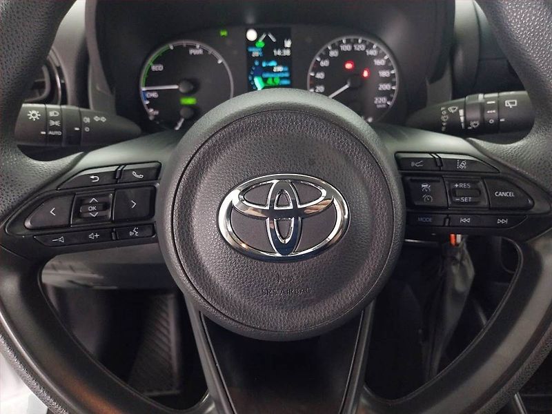 Toyota Yaris (2024) 1.5 Hybrid - fotka 17 z 17