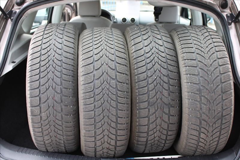 Nissan Qashqai 2,0 i  NOVÉ V ČR,4x4,TAŽNÉ - fotka 21 z 24