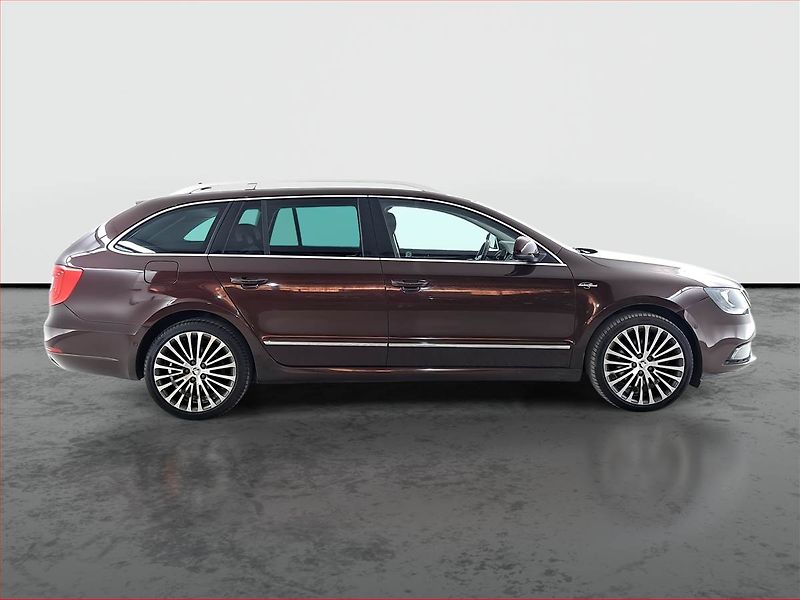 Škoda Superb (2013) Laurin&Klement 2.0 TDI - fotka 6 z 15