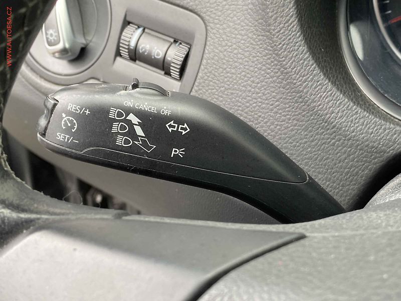 Volkswagen Polo (2014) 1.2 TSi, Life, AC - fotka 13 z 18