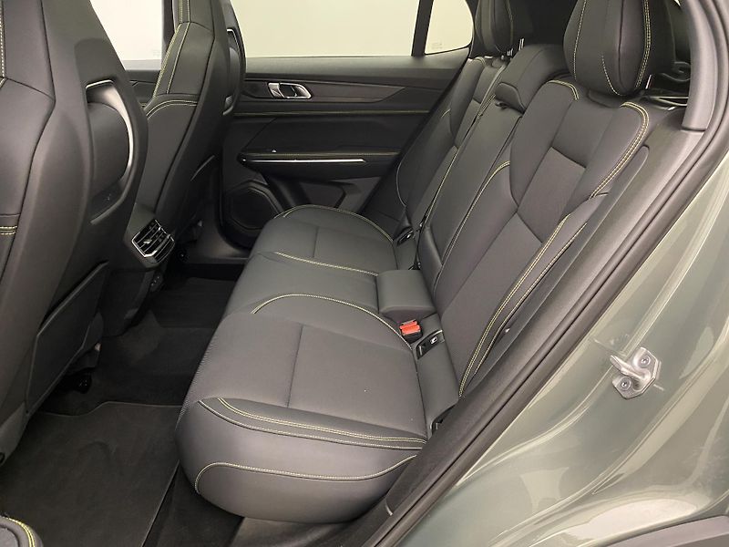 Lynk & Co 01 MORE PHEV AUT CZ 1.maj - fotka 4 z 95