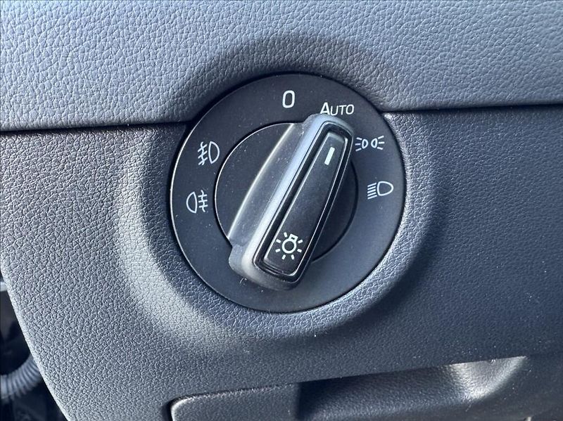 Škoda Octavia 2,0 TDI DSG STYLE DPH 1.maj ČR - fotka 24 z 50