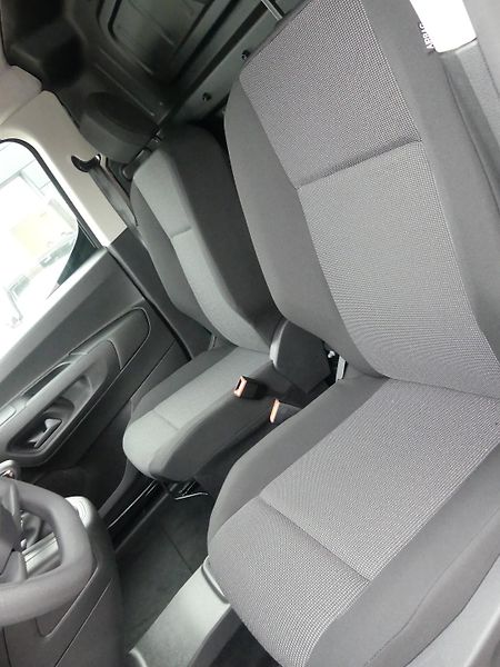 Citroën Berlingo (2026) VAN L1 650 Turbo 110 MAN6 - fotka 9 z 17