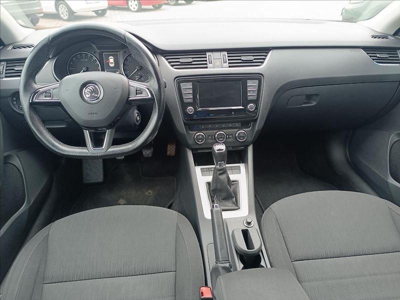 Škoda Octavia 2,0 TDi Style - fotka 11 z 18