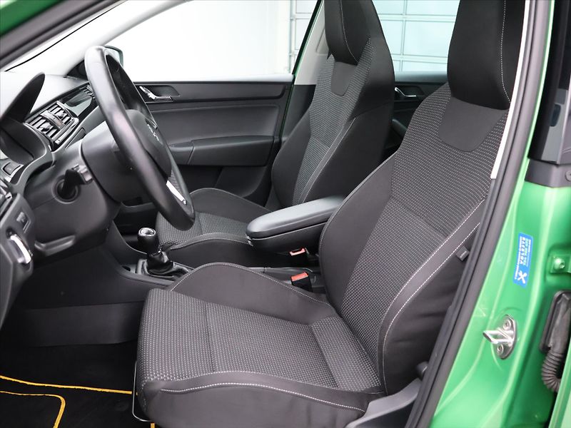 Škoda Rapid 1.2 TSI 63kW MonteCarlo Xenon - fotka 11 z 26