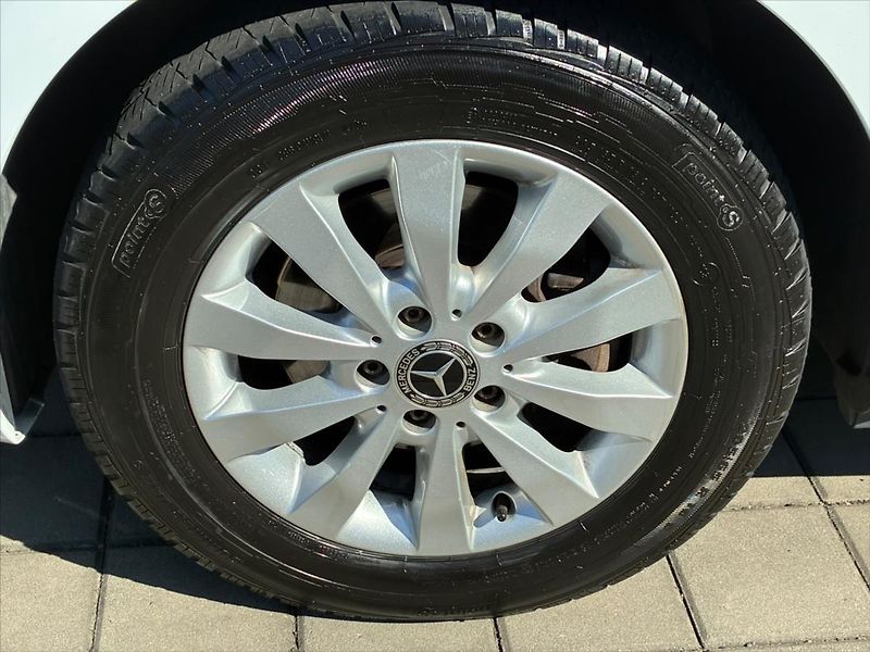 Mercedes-Benz Vito 2,0 114 CDI / Tourer Select / - fotka 13 z 16