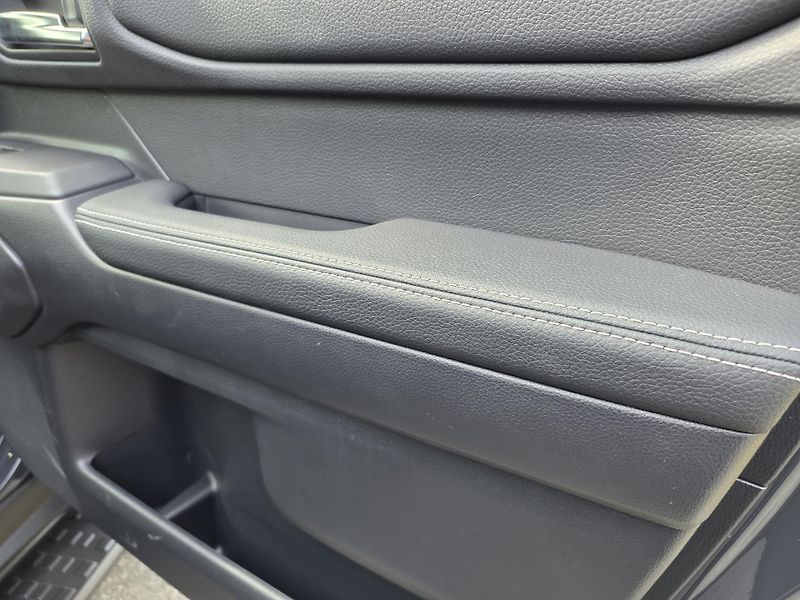 Toyota Land Cruiser 2.8-INVINCIBLE-ZÁRUKA-DPH - fotka 72 z 77