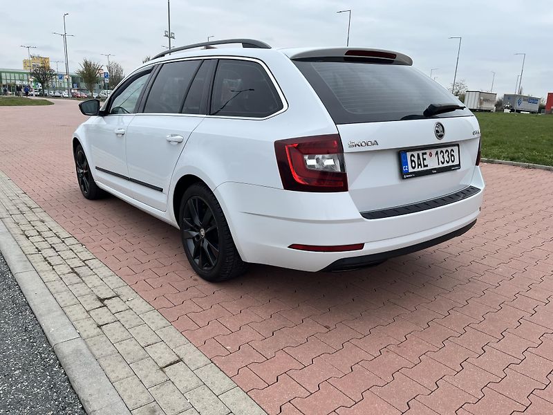 Škoda Octavia 1.6 TDi DSG Style 85 kW - fotka 7 z 34