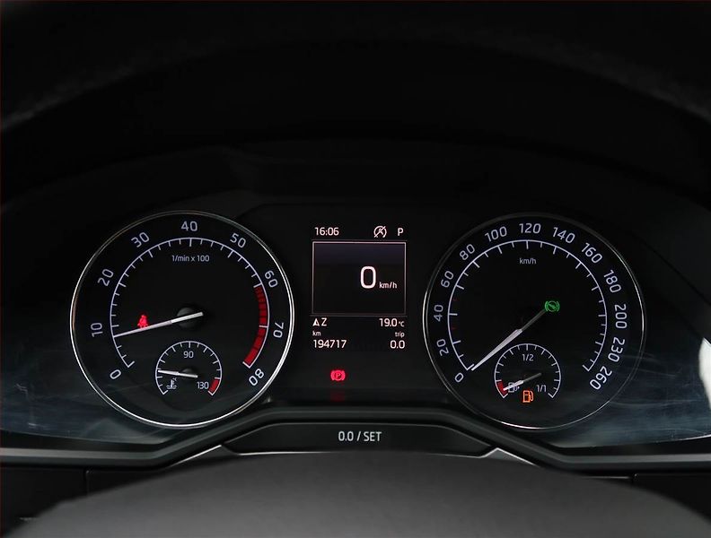 Škoda Superb (2017) 1.8 TSI, Automat, ČR,1.maj - fotka 11 z 28