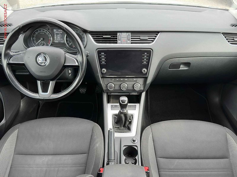 Škoda Octavia (2018) 2.0 TDi, ČR, AC, výhřev sed - fotka 8 z 17