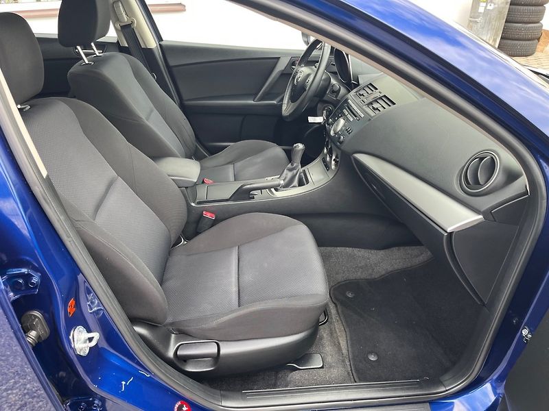 Mazda 3 (2011) 1.6 i Velmi pěkná - fotka 12 z 20