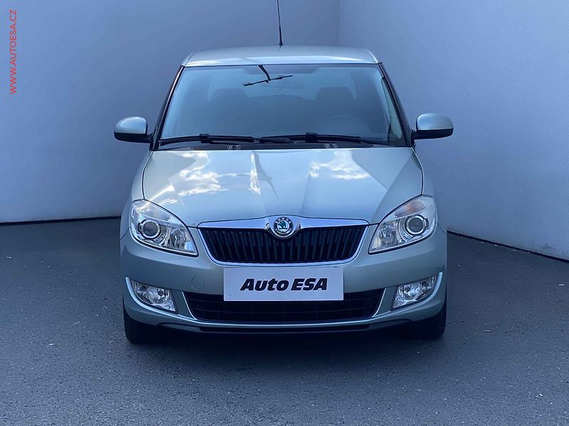 Škoda Fabia (2011) 1.2 TSi, Ambiente, výhřev sed - fotka 2 z 15