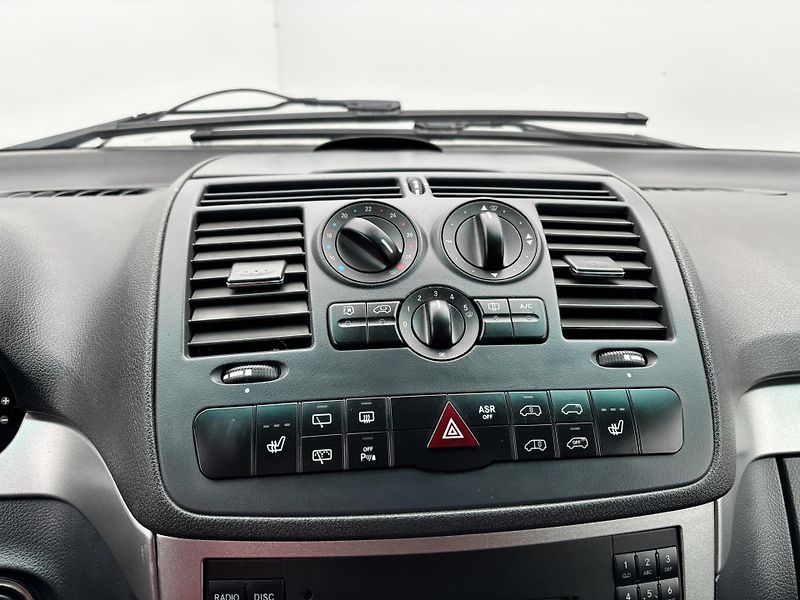 Mercedes-Benz Viano (2011) 3.0CDI V6 165KW Alu kola - fotka 22 z 27