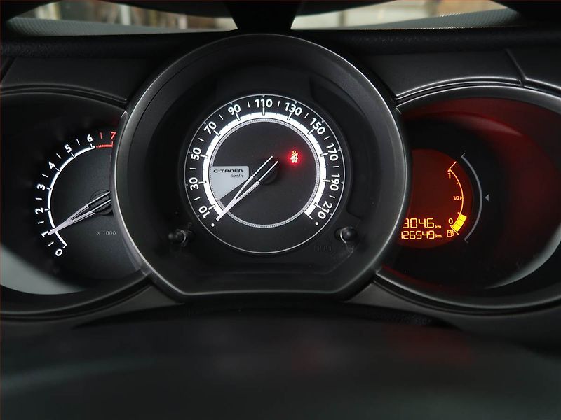 Citroën C3 (2014) 1.2 VTi, po STK, pěkný stav - fotka 11 z 15