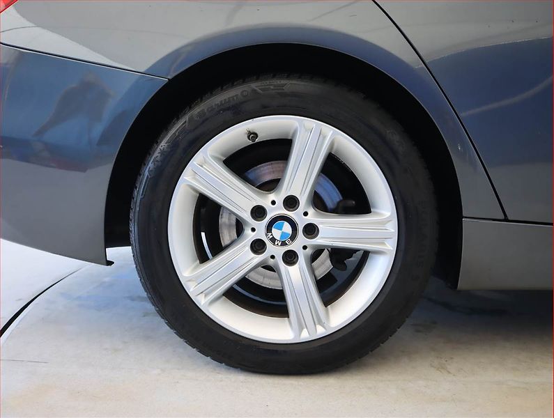 BMW Řada 3 (2015) 320 d xDrive, 4X4, Automat - fotka 15 z 21
