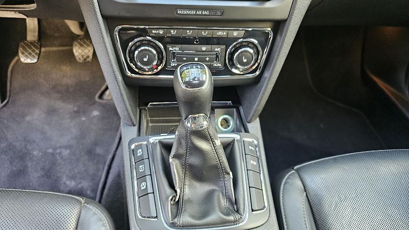 Škoda Superb (2015) Škoda Superb II Facelift 2.0 - fotka 11 z 21
