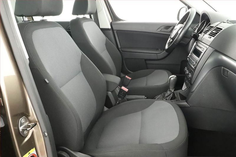 Škoda Yeti (2009) 2.0 TDI, 4X4, Serv.kniha - fotka 7 z 12
