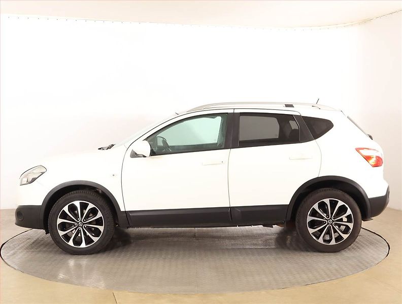 Nissan Qashqai (2012) 1.6 dCi, Navi, Tempomat - fotka 3 z 18