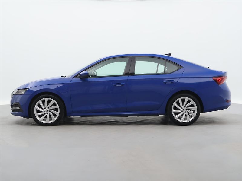 Škoda Octavia 1,4 TSI iV 150 kW DSG Ambition - fotka 4 z 31