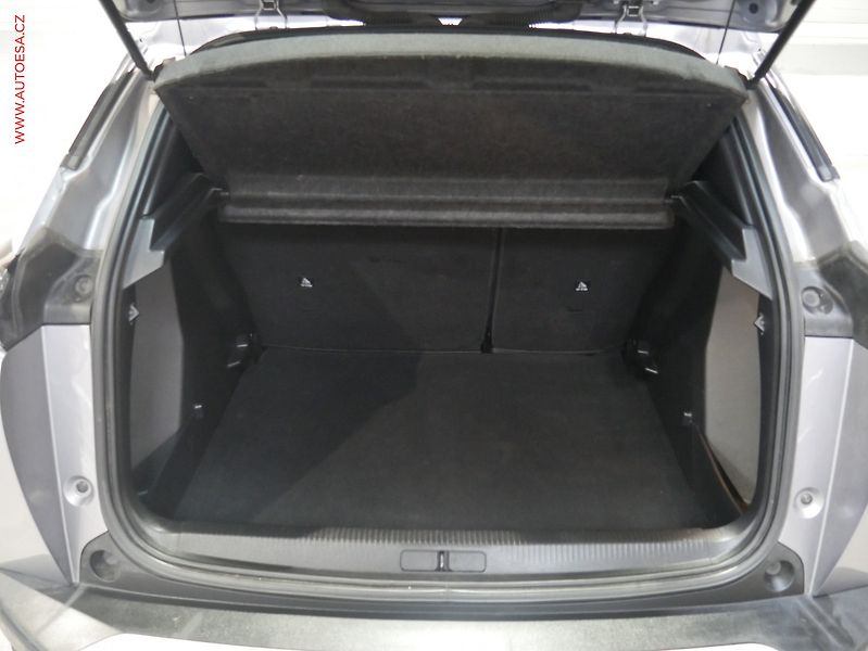 Peugeot 2008 (2020) 1.2PT, ČR, Active - fotka 7 z 17