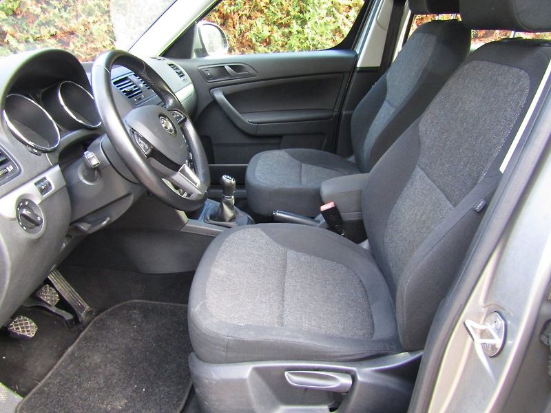 Škoda Yeti (2014) 1.6 TDI 77kW  BEZ KOROZE - fotka 19 z 38