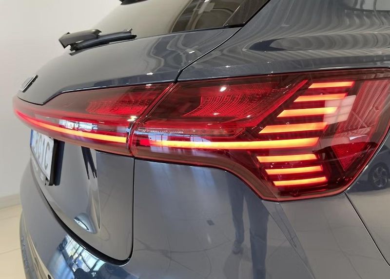 Audi Q8 e-tron 55 Q S-Line 360k Tažné SoH 94% - fotka 8 z 30