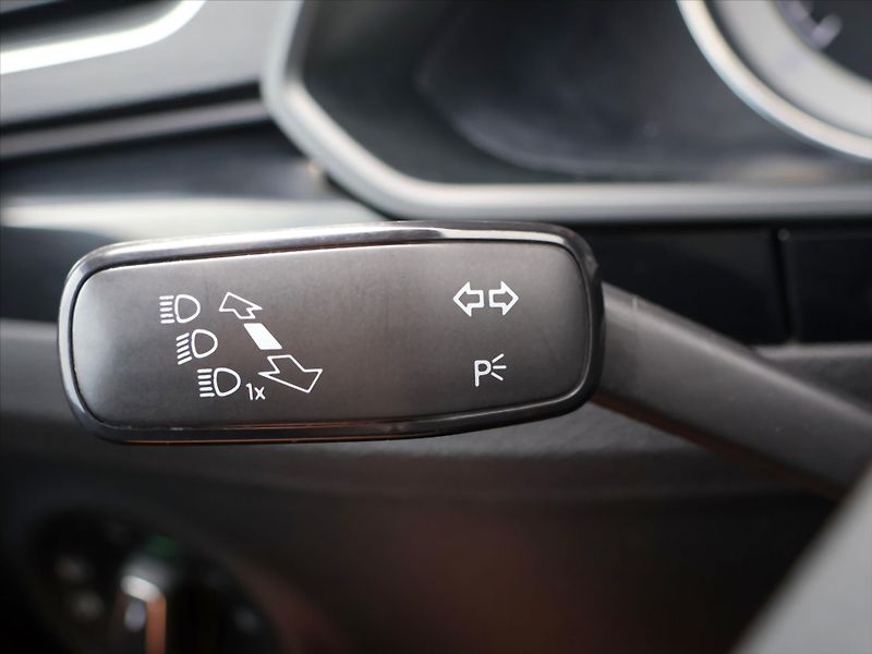 Škoda Superb 2,0 TDI 140kW 4x4 DSG L&K CZ - fotka 19 z 38
