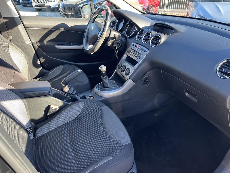 Peugeot 308 (2008) 1.6HDi 80 Kw, 116 000 km! - fotka 12 z 16