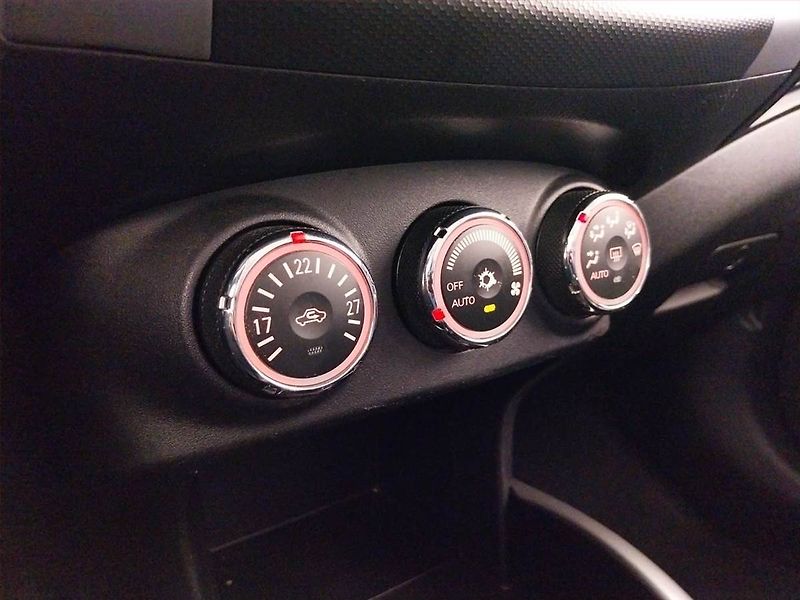 Mitsubishi Outlander (2011) 2.2 DI-D, 4X4, 7 míst - fotka 23 z 27