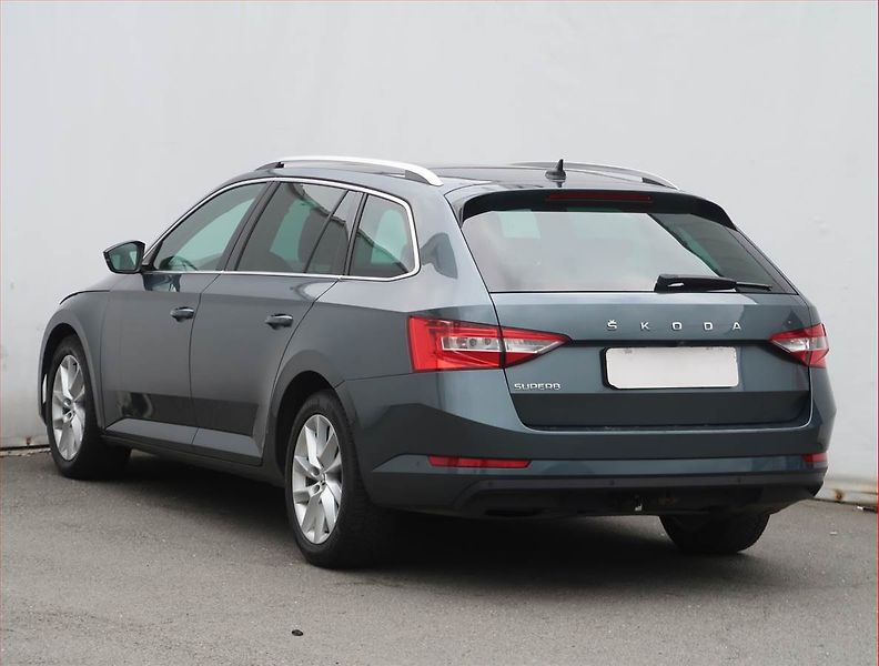 Škoda Superb (2019) Ambition Plus 2.0 TDI, Automat - fotka 4 z 25