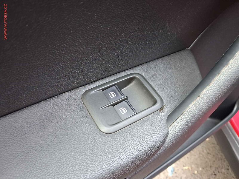 Škoda Yeti (2012) 2.0 TDi 4x4, 2.maj,ČR - fotka 13 z 15