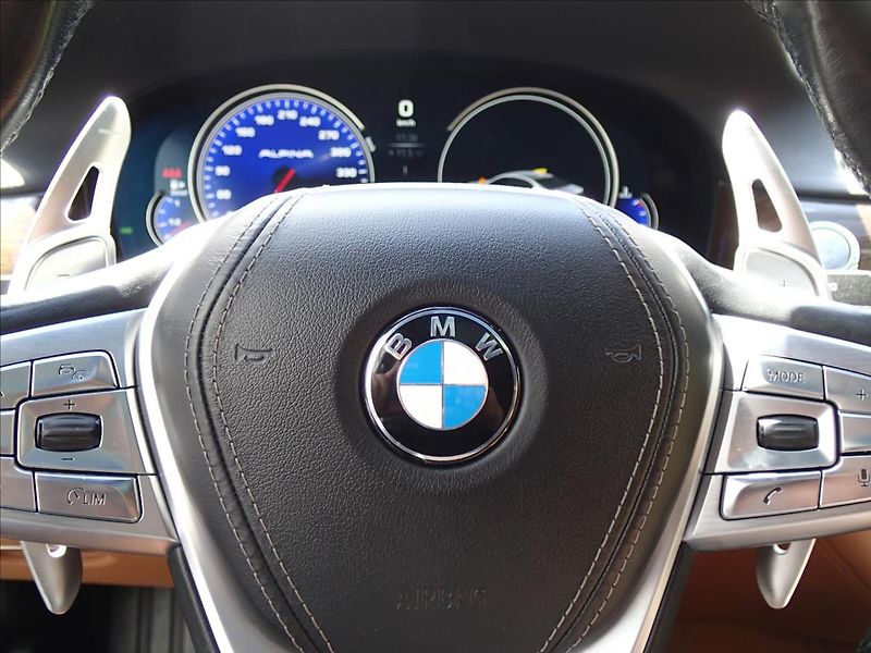 BMW Řada 7 3,0 740Ld ,XDRIVE - fotka 22 z 59