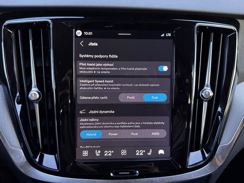 Volvo V60 T8 AWD 360 VYH. ČELNÍ + kola - fotka 34 z 42