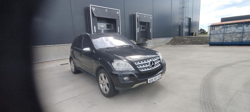 Mercedes-Benz Třídy M (2010) ML-300CDI,volat- 608 081 843 - fotka 1 z 16